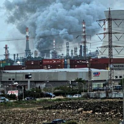 Ataque iraniano atinge refinaria israelense em Haifa com danos reportados