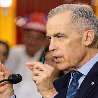 Carney perto da maioria no Parlamento do Canadá após defeção de deputado da oposição