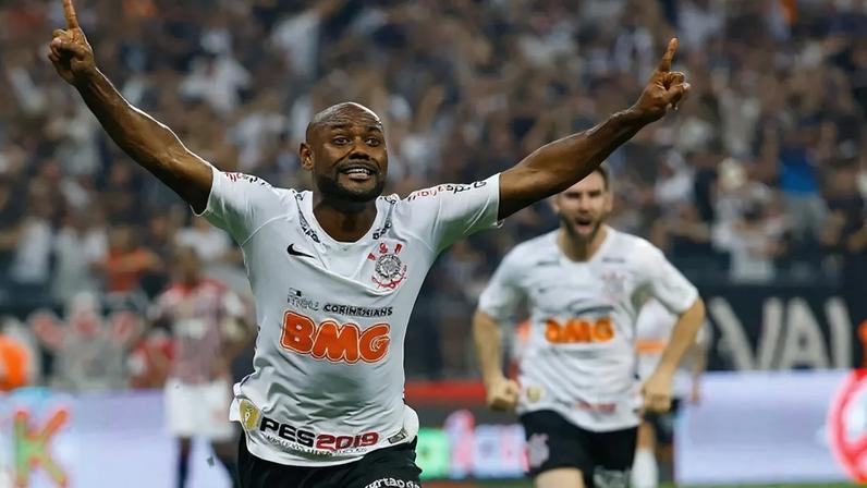 Vagner Love declara amor ao Corinthians, revelação do Palmeiras