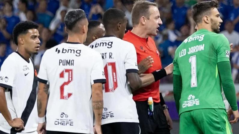 Vasco envia ofício à CBF contra arbitragem e se reúne com Comissão na segunda