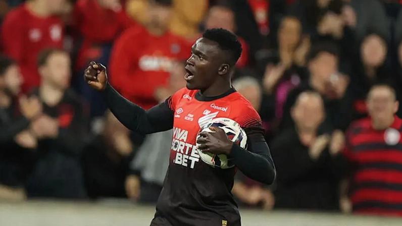 Viveros abre o placar para o Athletico diante do Botafogo na Arena