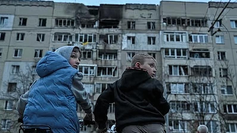 Rússia testa defesas e economia da Ucrânia com bombardeios de 24 horas