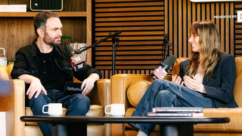 Maya Hawke lança álbum Hunger Games inspirado em Sadie Sink e Stranger Things