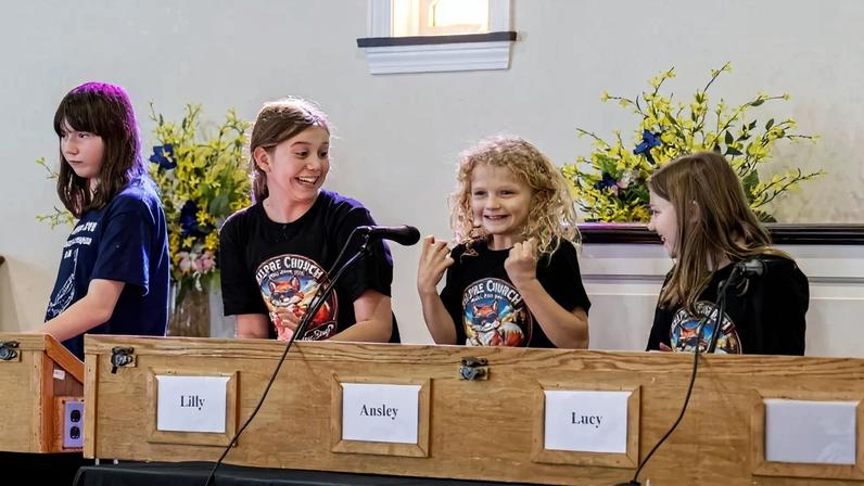 Aprendizado bíblico em foco e uso de campainhas em quiz