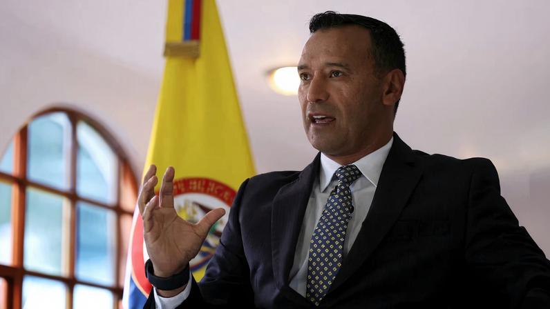 Ministro colombiano analisa com o Equador se a soberania foi violada