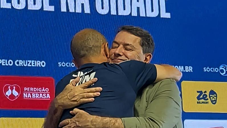 Leonardo Jardim cita Pedro Lourenço em apresentação no Flamengo