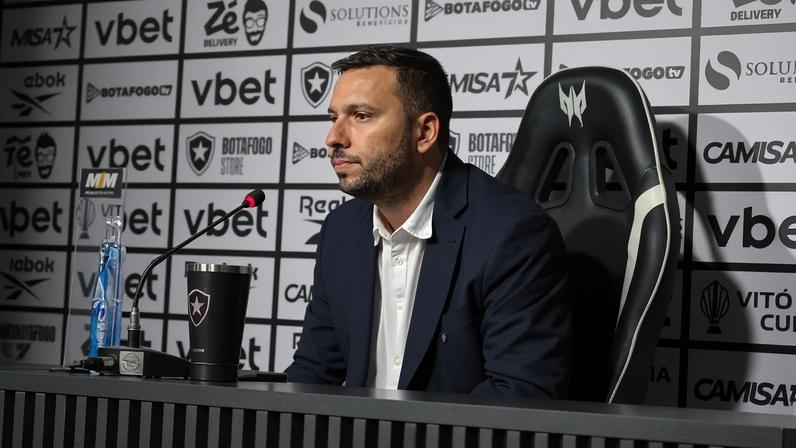 Alessandro Brito, diretor do Botafogo (Foto: Leonardo Bessa/Lance!)