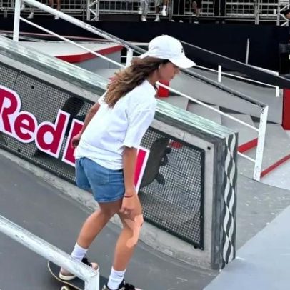 Rayssa Leal lidera brasileiras sob chuva e avança à semi do Mundial