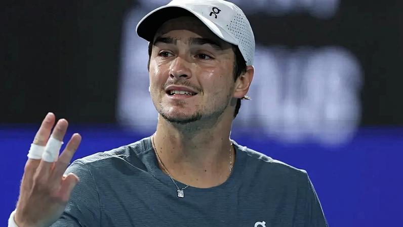 Alcaraz impõe barreiras a João Fonseca nos momentos decisivos