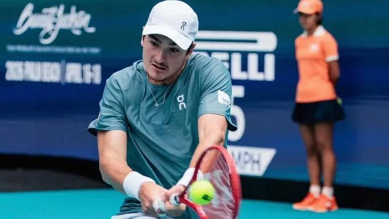 João Fonseca na derrota para o espanhol Carlos Alcaraz em Miami (Divulgação)
