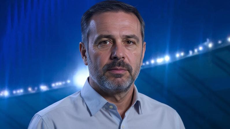 Artur Jorge chega a Belo Horizonte para comandar a equipe do Cruzeiro