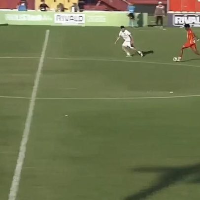 Zagueiro marca gol que Pelé não fez no Paulistão e evita rebaixamento