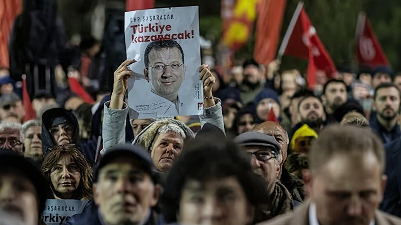 Imamoglu completa um ano na prisão na Turquia