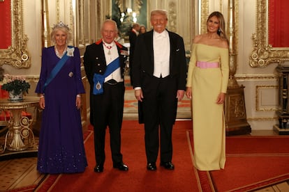 Carlos III mantém visita aos EUA apesar da tensão Trump-Starmer sobre Irã