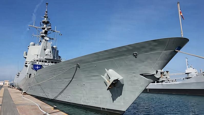 La fragata española 'Cristóbal Colón', que España ha enviado al Mediterráneo oriental para apoyar a Chipre.
