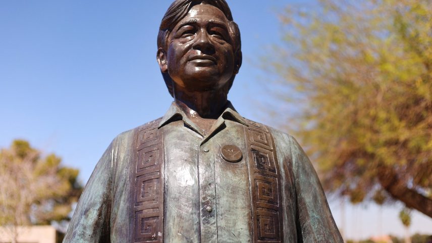 Legisladores da Califórnia propõem retirar o nome de César Chávez do feriado