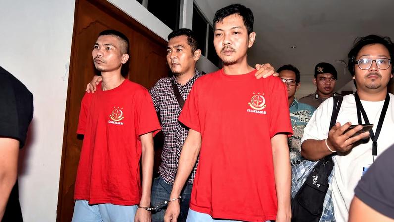 Indonesian court hand sentence to two Thais accused of carrying about two tons of methamphetamine, in Batam, Riau Islands