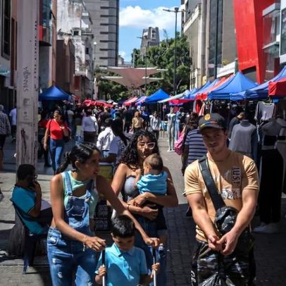Venezuela enfrenta inflação de 600% e queda do petróleo após ataque dos EUA