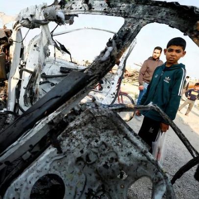 Ataque israelense mata três em Gaza enquanto guerra com Irã tensiona cessar-fogo