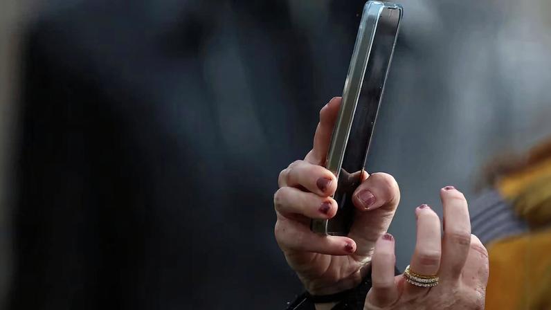 Britânicos discutem proibição de redes sociais para menores de 16 anos