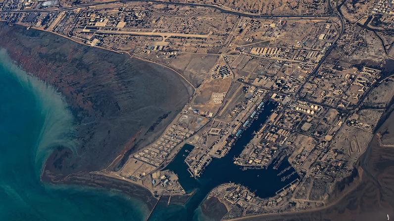 Marinheiros indianos encalhados perto do Irã querem voltar para casa