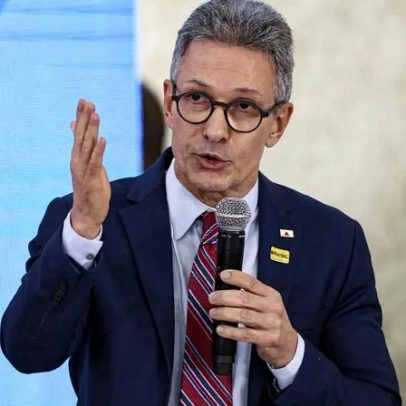 Contrato de R$ 348 milhões para livros em MG é denúncia por falta de transparência