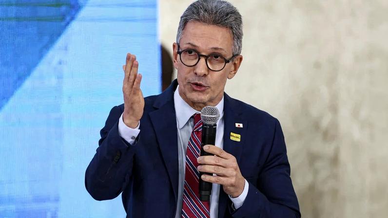 O governador de Minas Gerais, Romeu Zema, é responsável por instituir política em MG que compete com plano nacional de distribuição de material didático. Foto: Marcelo Camargo/Agência Brasil