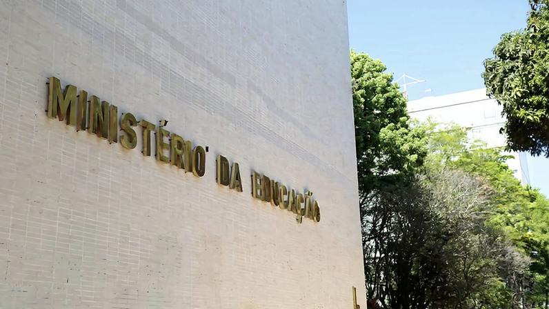 MEC repassa R$ 4,5 milhões a escolas afetadas por chuvas em MG