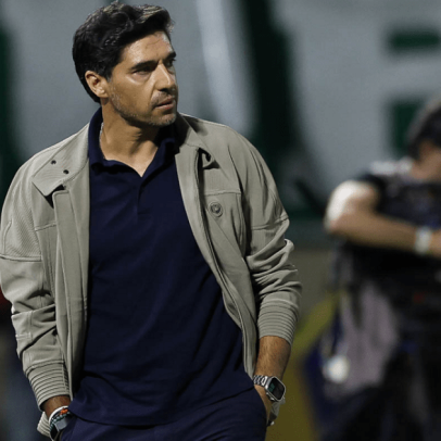 Abel atualiza situação de Vitor Roque e opina sobre Allan no Palmeiras