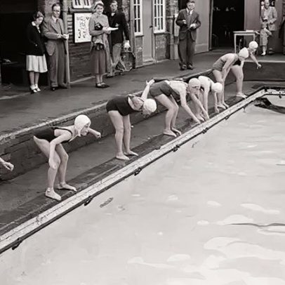 Piscina que antes era movida a vapor de fábrica passa a energia solar