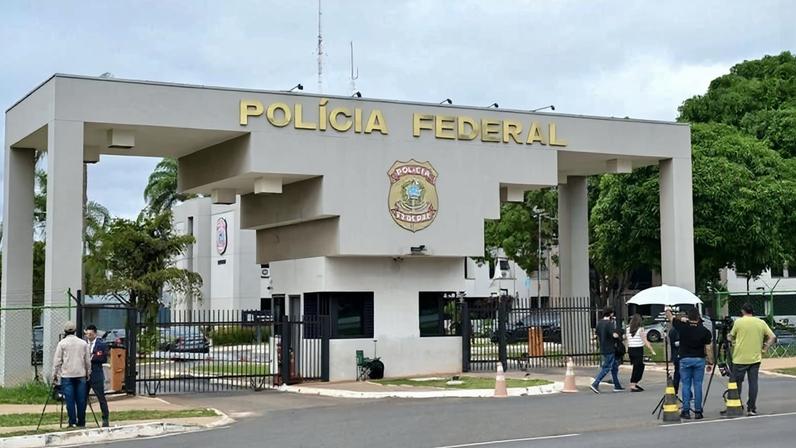 Mendonça atende defesa; PF transfere Vorcaro para cela de Bolsonaro