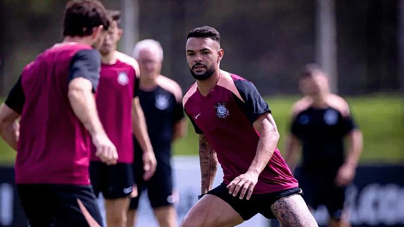 Raniele desfalca o Corinthians após perder treinos
