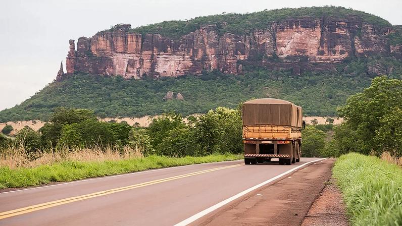 Greve de caminhoneiros pode pressionar governo e mercado financeiro