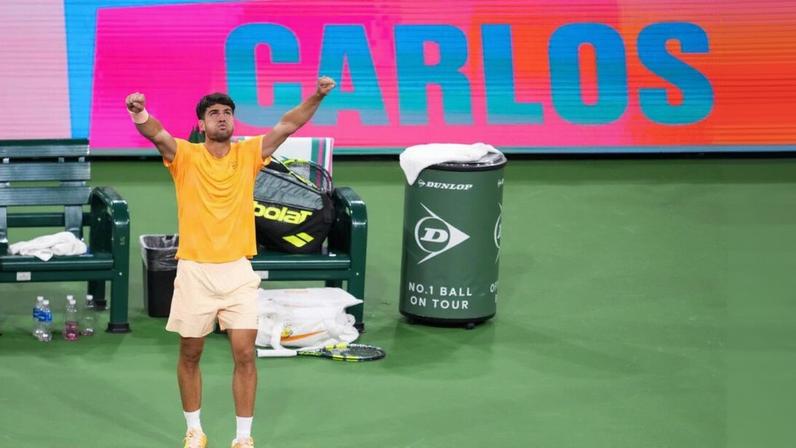 Alcaraz amplia série invicta e encara Medvedev na semifinal