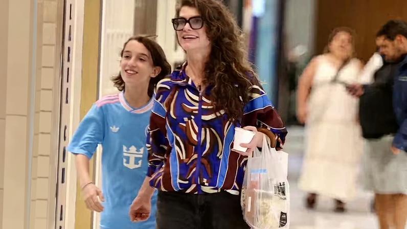 Alinne Moraes e o filho — Foto: Thiago Martins/AgNews