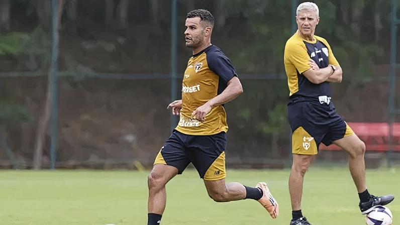 Alisson em treino do São Paulo