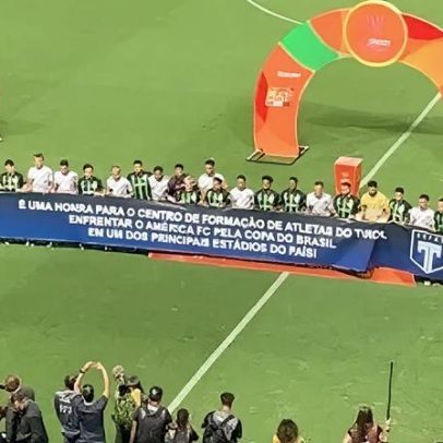 Tirol homenageia América-MG antes de duelo pela Copa do Brasil