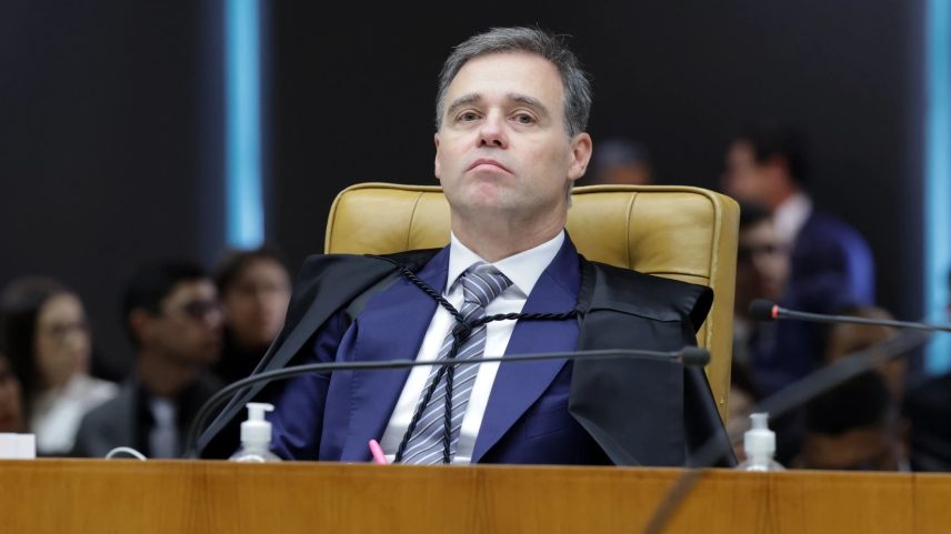 Carros de luxo do ‘careca do INSS’ vão a leilão, ordena Mendonça