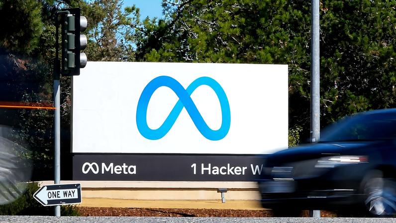 Logo da Meta, empresa dona do Instagram e Facebook. — Foto: Tony Avelar/AP