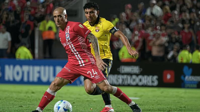 Argentinos Juniors e Barcelona de Guayaquil se enfrentam pela Pré-Libertadores — Foto: Divulgação/Conmebol