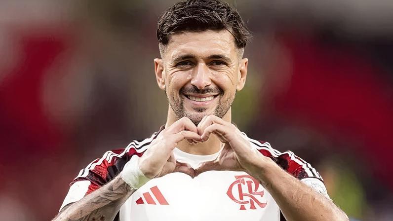 Arrascaeta pelo Flamengo contra o Cruz Azul