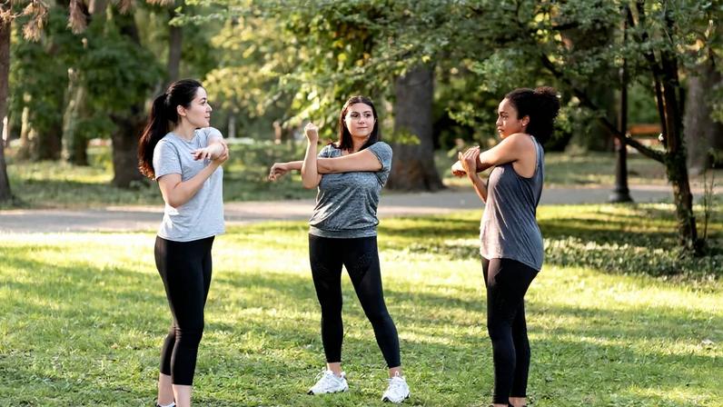 Líderes religiosos discutem sobre saúde feminina e cuidado pastoral na igreja.