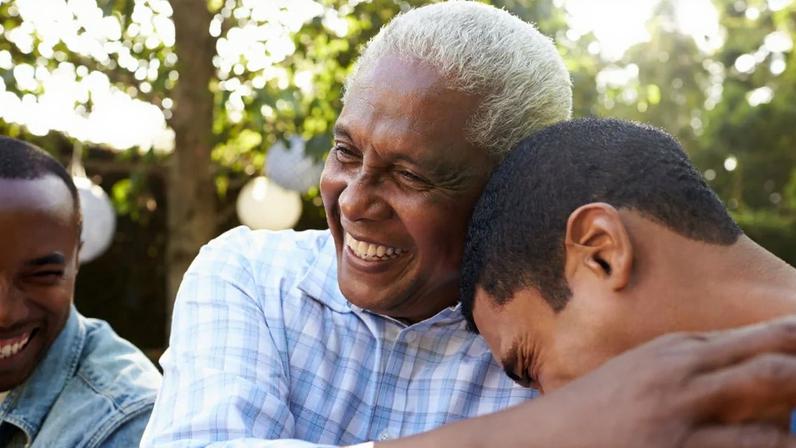 Discussão sobre as falsas crenças masculinas sobre responsabilidades familiares.