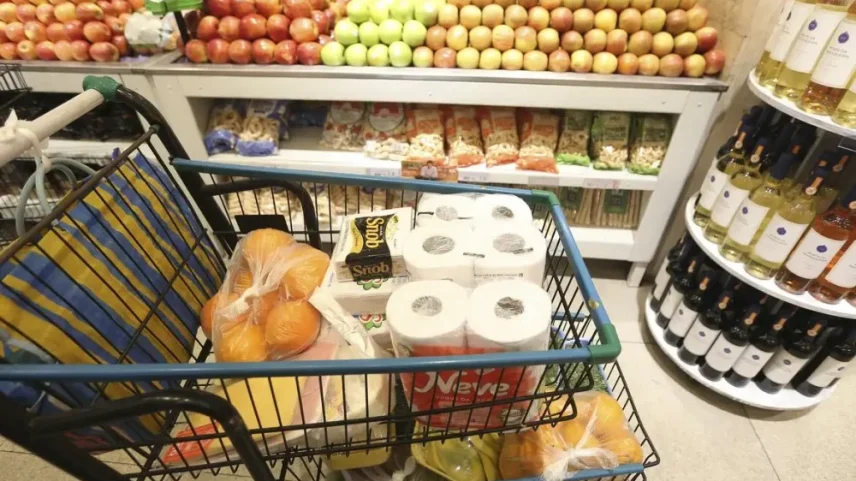 IPC-S registra alta de 0,46% impactando inflação e consumo em março de 2024.