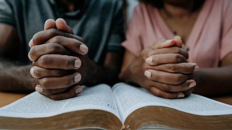 Casais que estudam a história da Páscoa podem crescer juntos