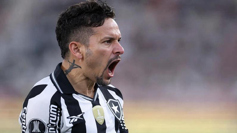 Artur chegou ao Botafogo em 2025 (Foto: Vitor Silva / Botafogo)