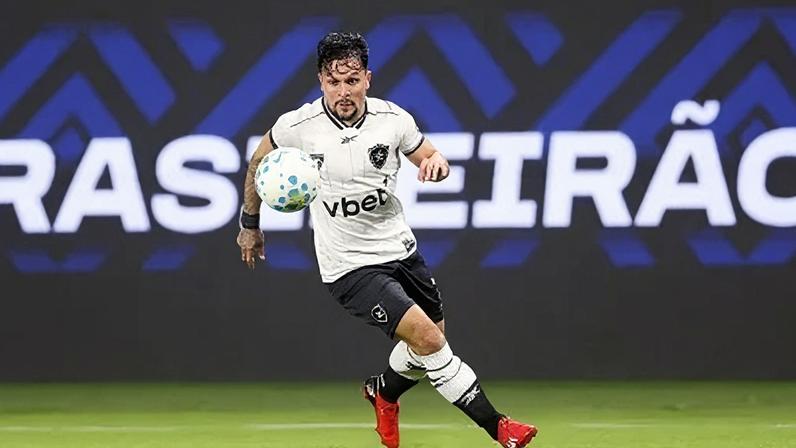 São Paulo avança para contratar Artur, do Botafogo, com apoio de Roger Machado