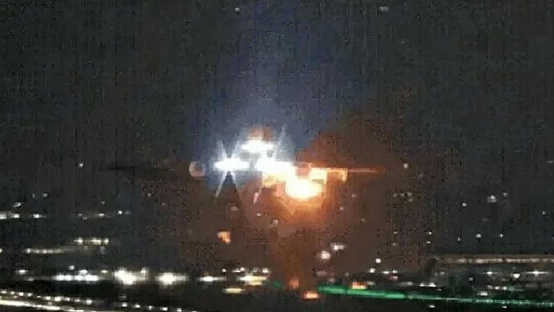 Motor de avião explode e piloto faz pouso de emergência em São Paulo