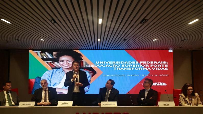 MEC anuncia repasse de R$ 400 milhões a universidades federais