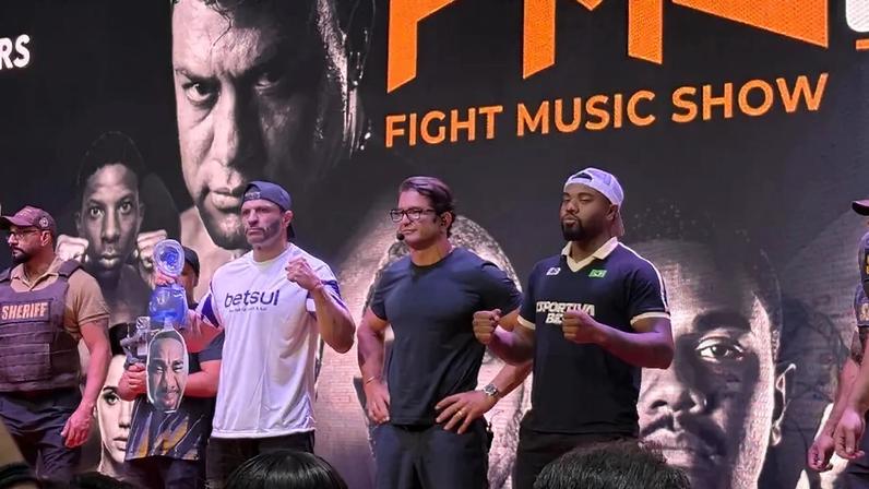 Davi Brito e Bambam se provocam antes do Fight Music Show